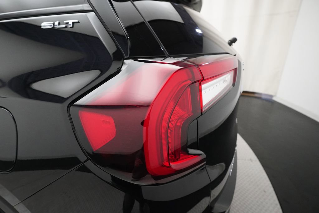 Used 2022 GMC Terrain SLT image 33