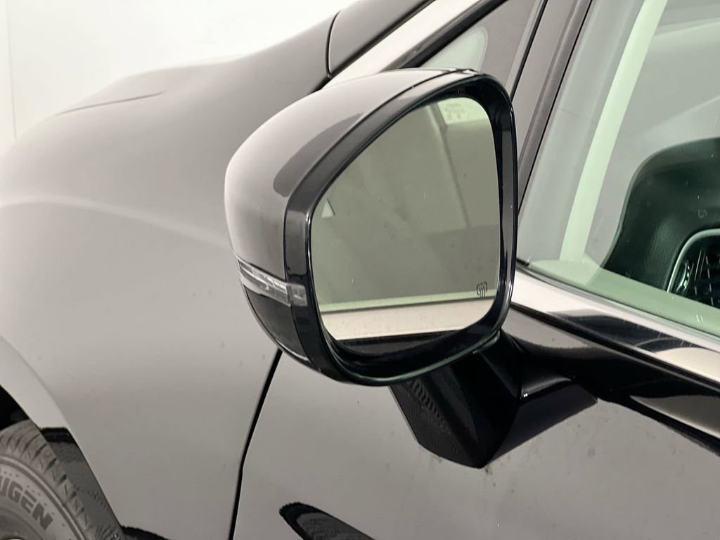 Used 2024 Chrysler Pacifica Touring-L FWD image 10