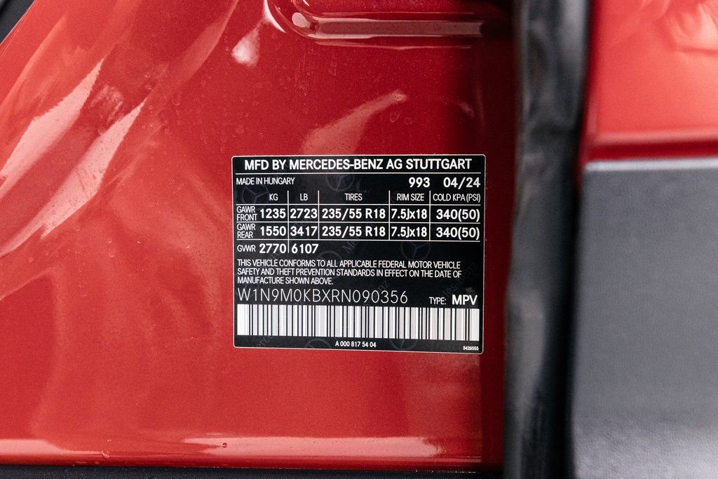 Used 2024 Mercedes-Benz EQB 300 4MATIC image 33