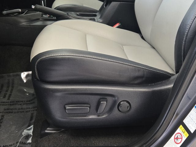 Used 2016 Toyota RAV4 Limited AWD/4WD image 22