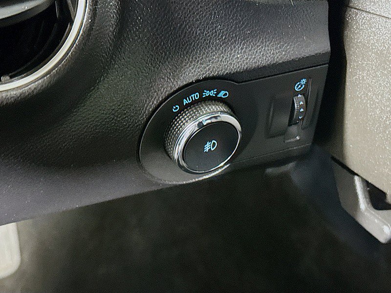 Used 2015 Chevrolet Camaro LT RWD image 10