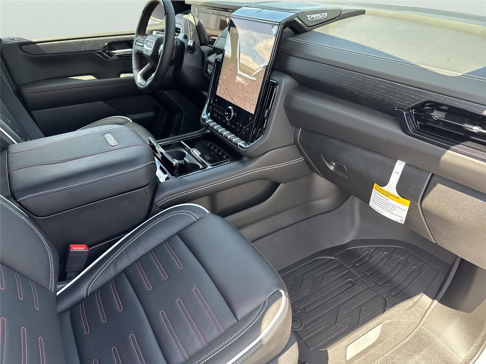 New 2026 GMC Yukon AT4 Ultimate w/ LPO, Floor Liner Package AWD/4WD image 17