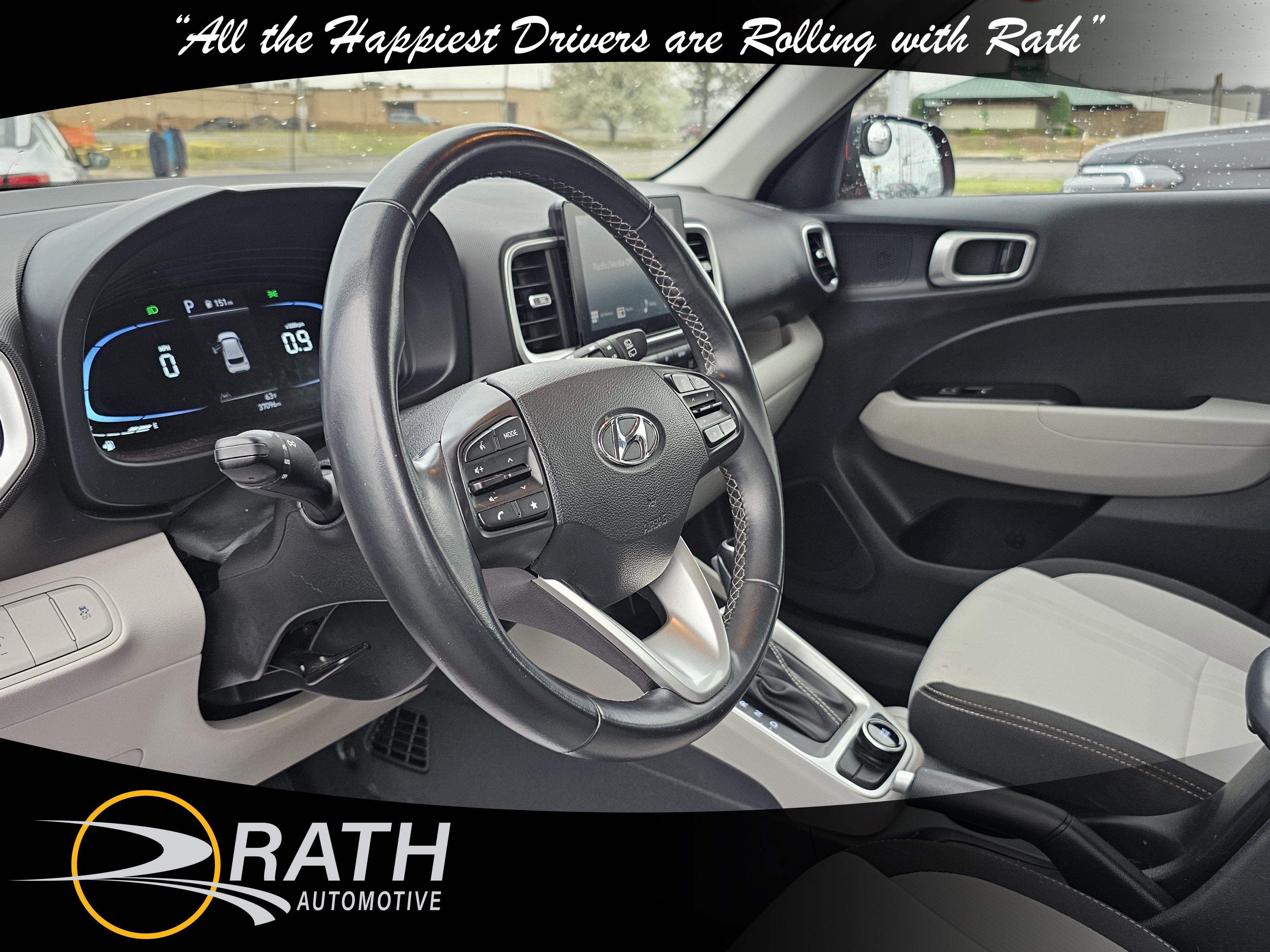 Used 2024 Hyundai Venue SEL image 12