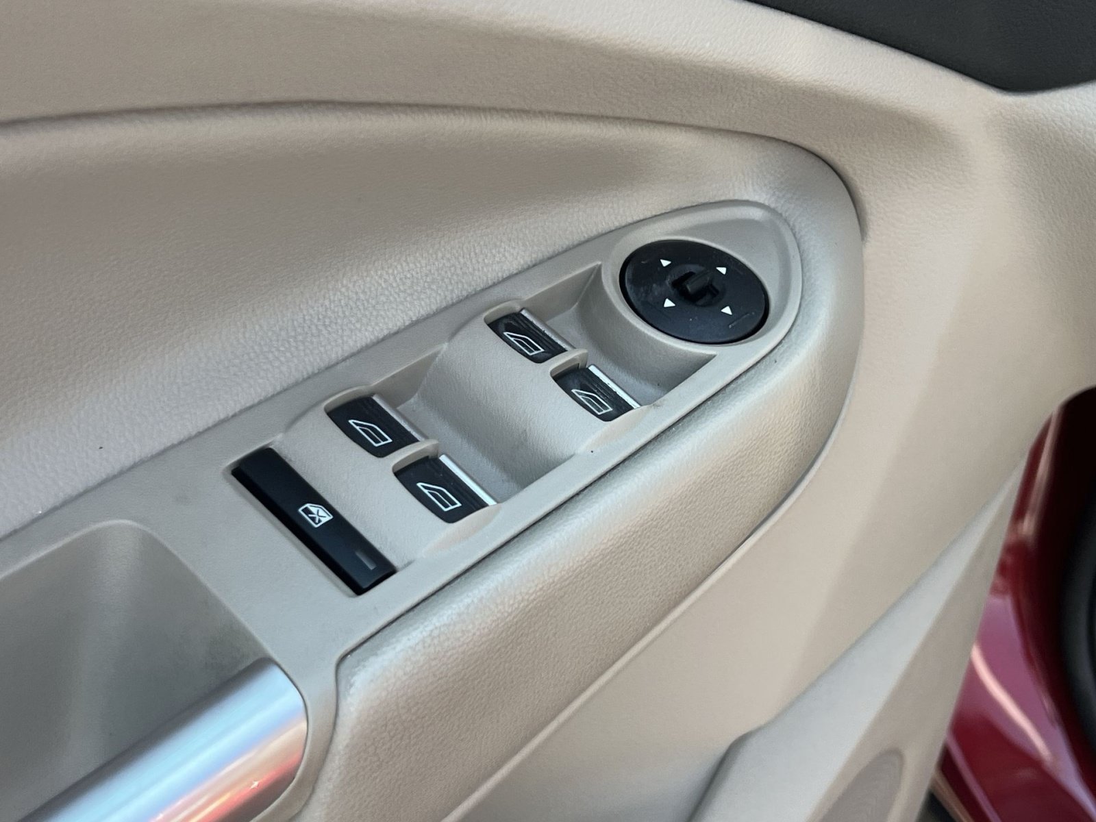 Used 2018 Ford Escape Titanium w/ Ford Safe & Smart Package AWD/4WD image 12