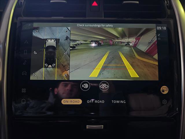 New 2025 Land Rover Discovery Dynamic SE image 23