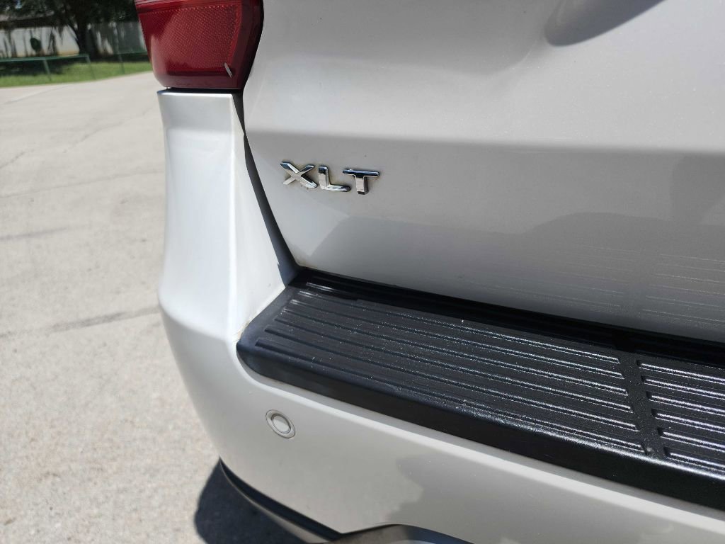 Used 2019 Ford Expedition XLT w/ Equipment Group 202A image 8