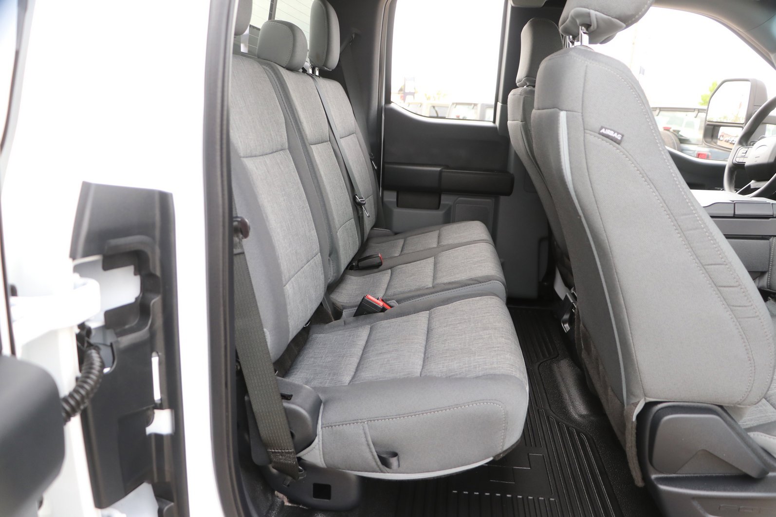 Used 2023 Ford F550 2WD SuperCab Super Duty image 27