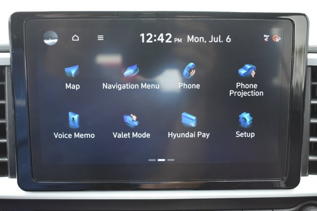 Used 2025 Hyundai Venue Limited FWD image 3