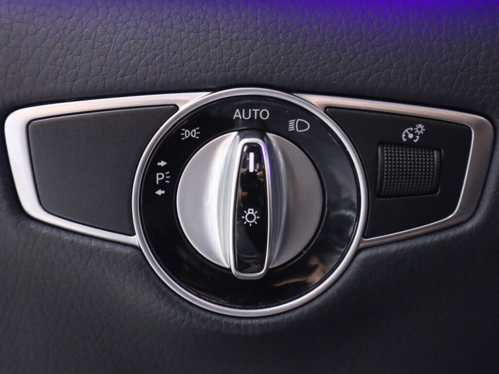 Used 2018 Mercedes-Benz S 560 4MATIC Sedan image 11
