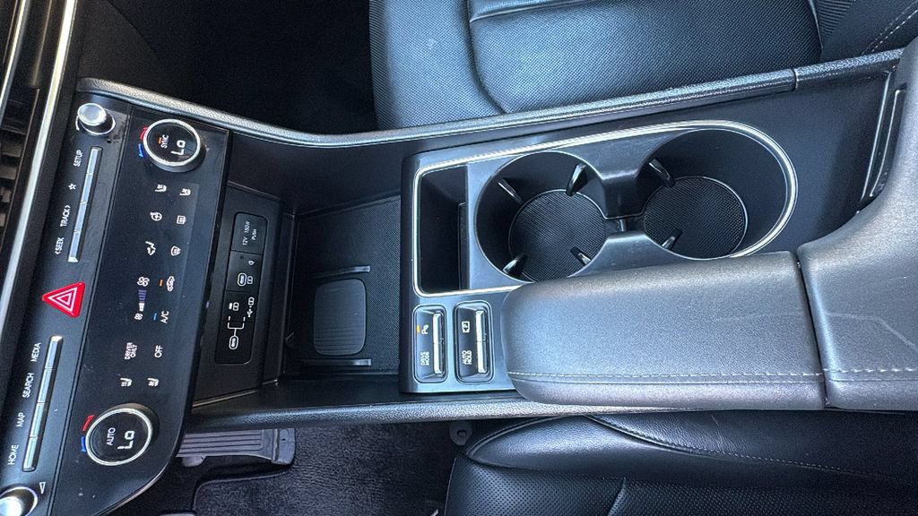 Used 2025 Hyundai Sonata Limited FWD image 25