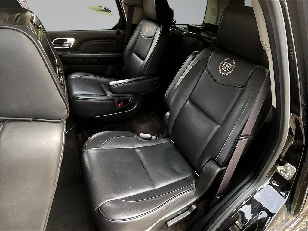 Used 2013 Cadillac Escalade Platinum AWD/4WD image 22