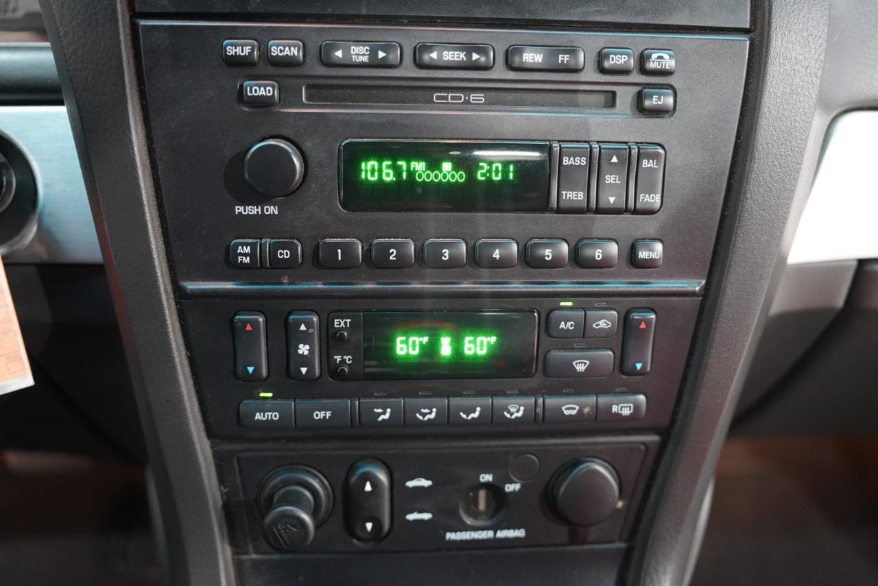 Used 2002 Ford Thunderbird image 17