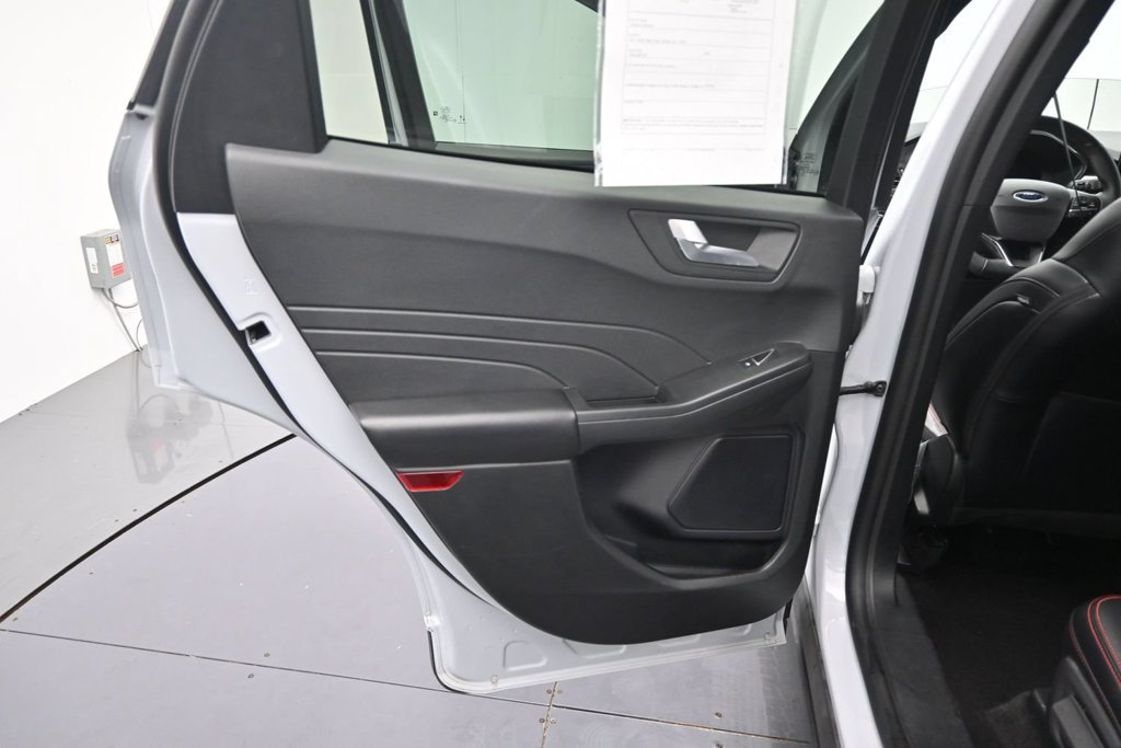 Used 2025 Ford Escape ST-Line FWD image 15