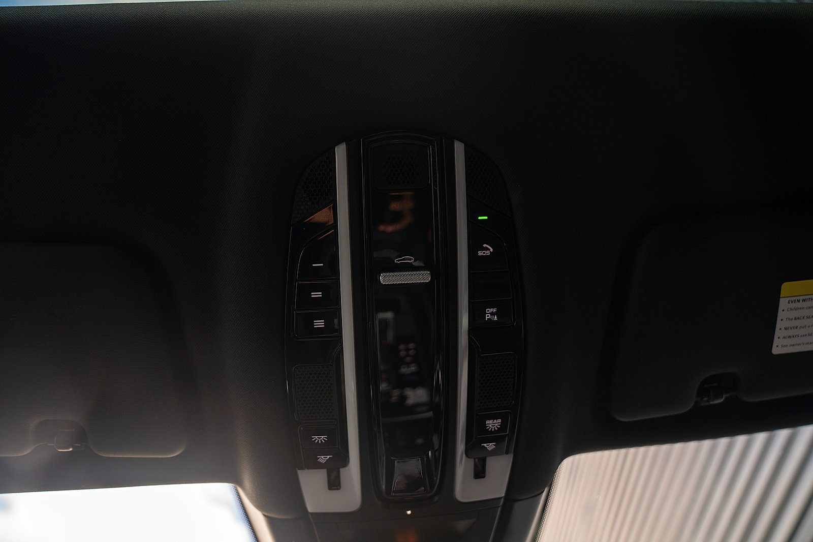 Certified 2022 Porsche Cayenne Coupe image 11