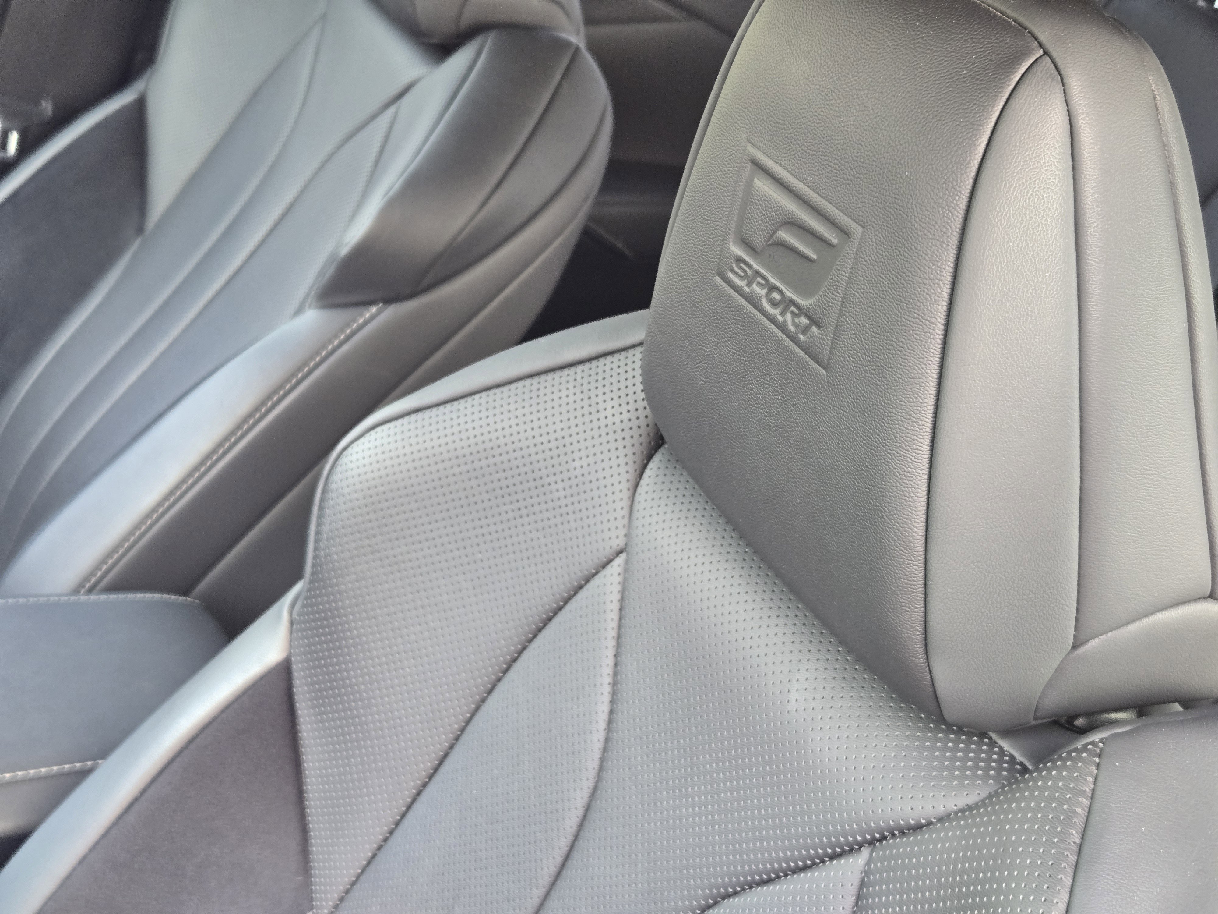 Used 2023 Lexus RX 500h F Sport image 19