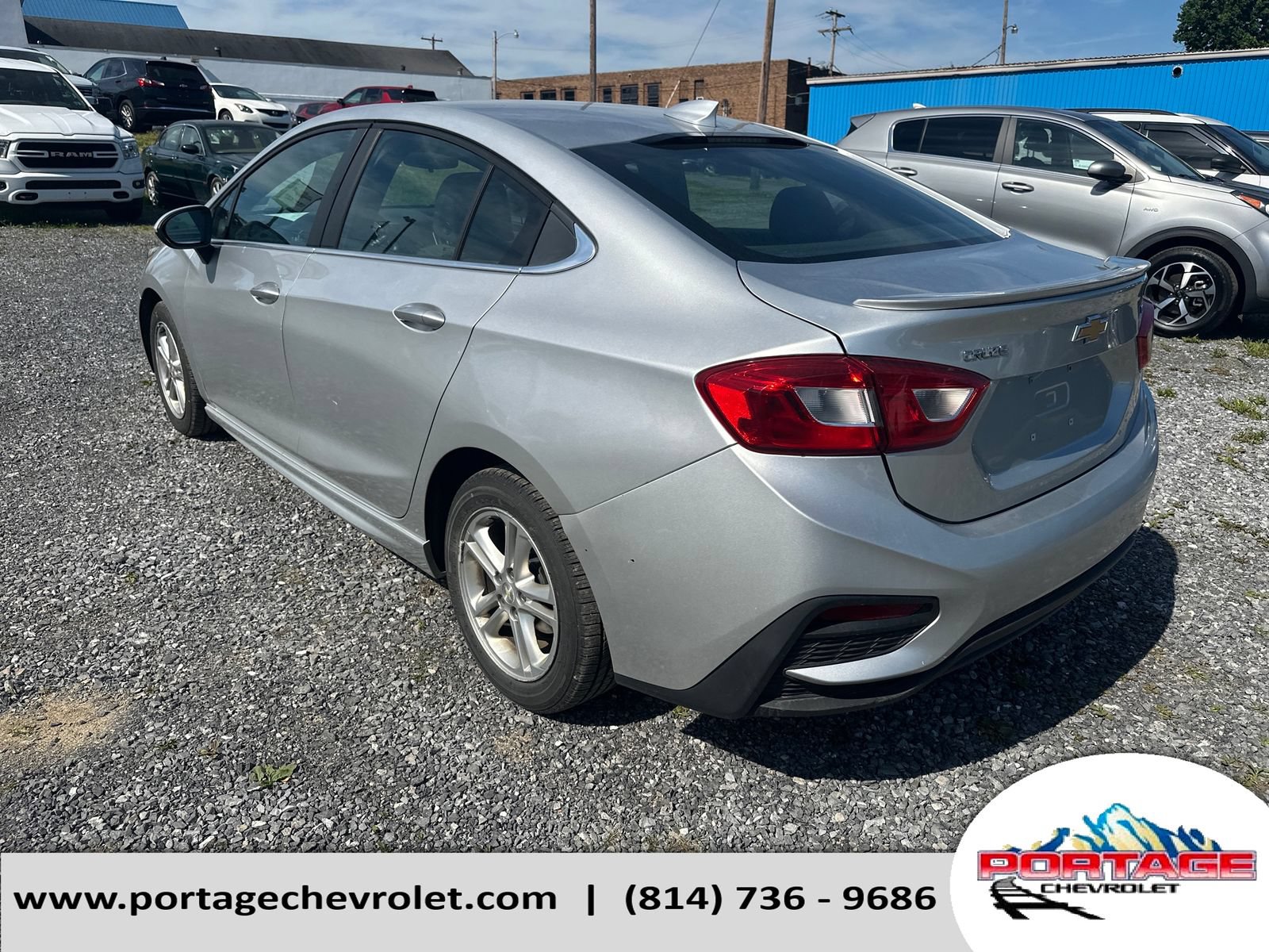 Used 2017 Chevrolet Cruze LT w/ RS Package FWD image 3