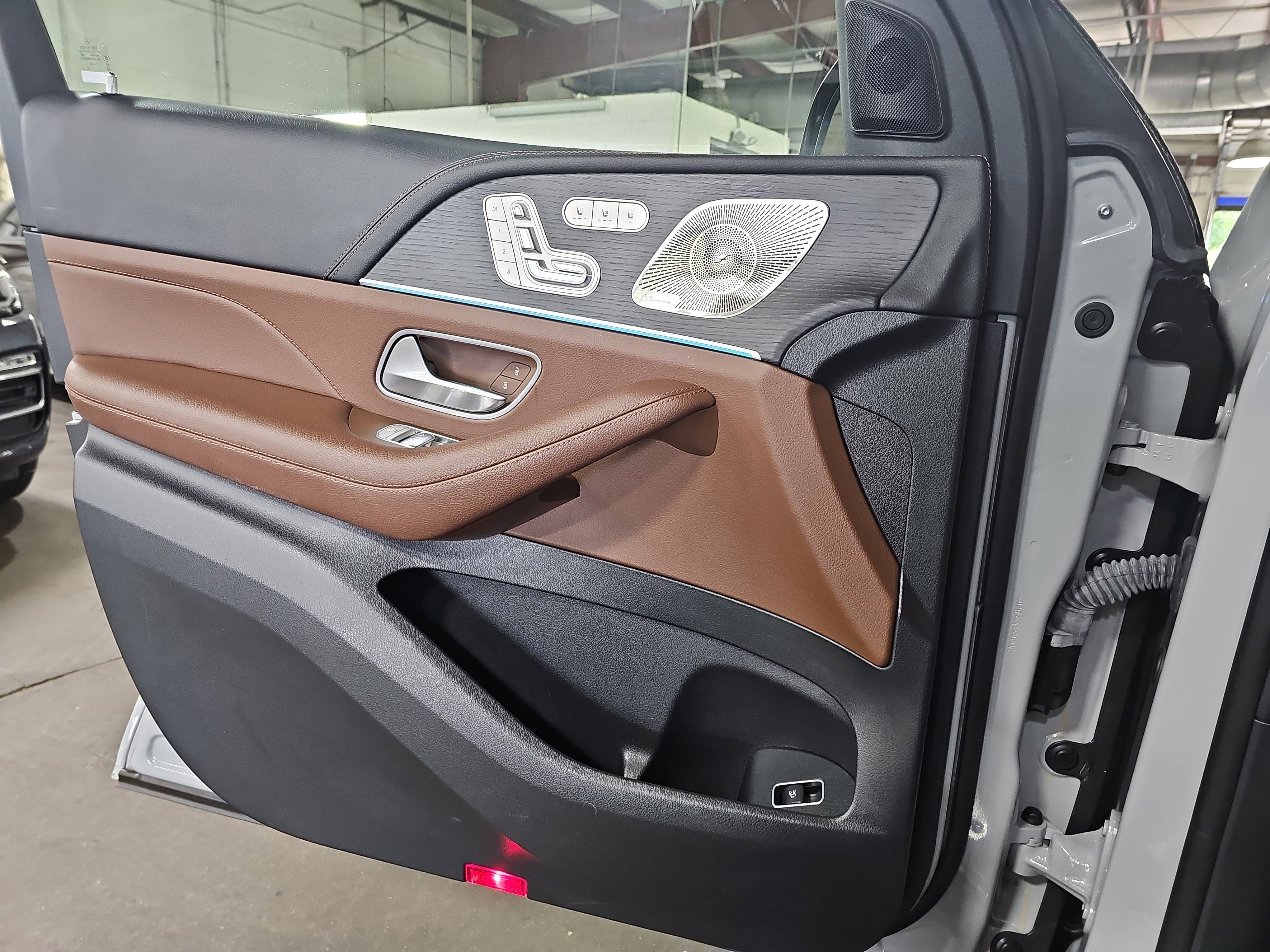 Used 2024 Mercedes-Benz GLE 350 4MATIC image 29