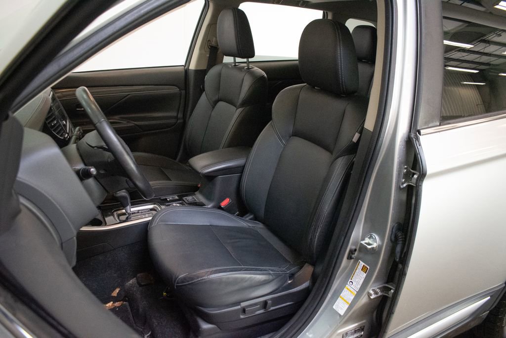 Used 2019 Mitsubishi Outlander AWD image 20