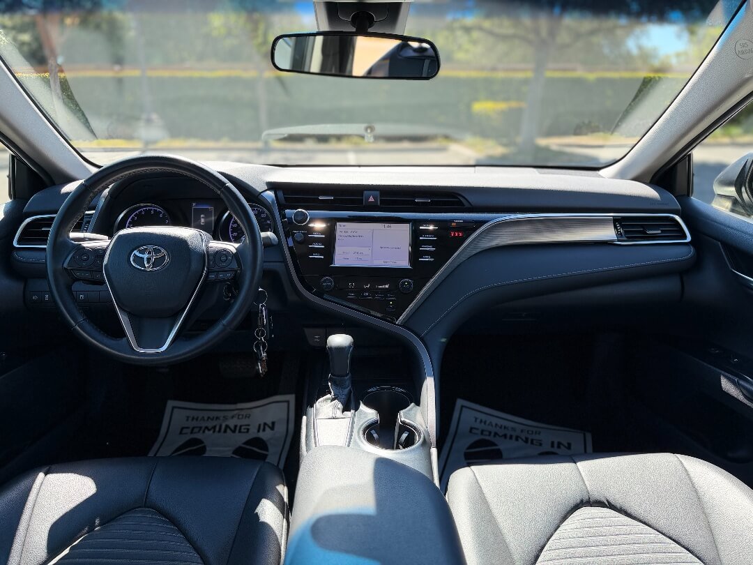 Used 2018 Toyota Camry SE FWD image 13