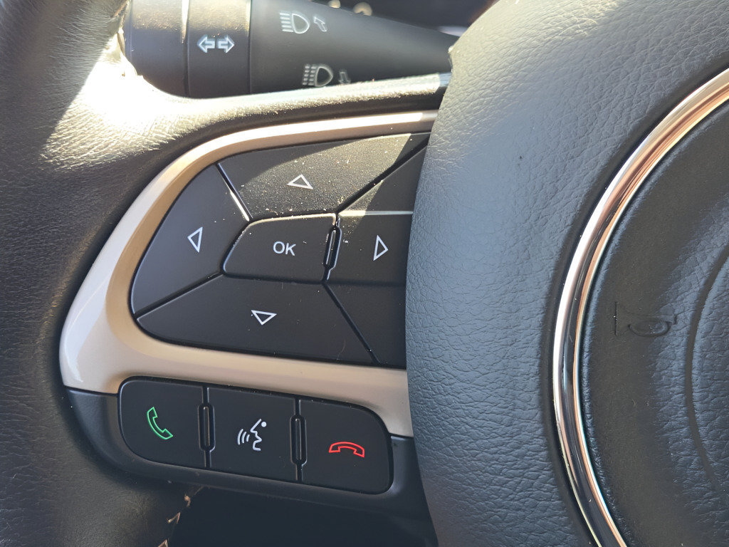 Used 2017 Jeep Renegade Limited FWD image 34