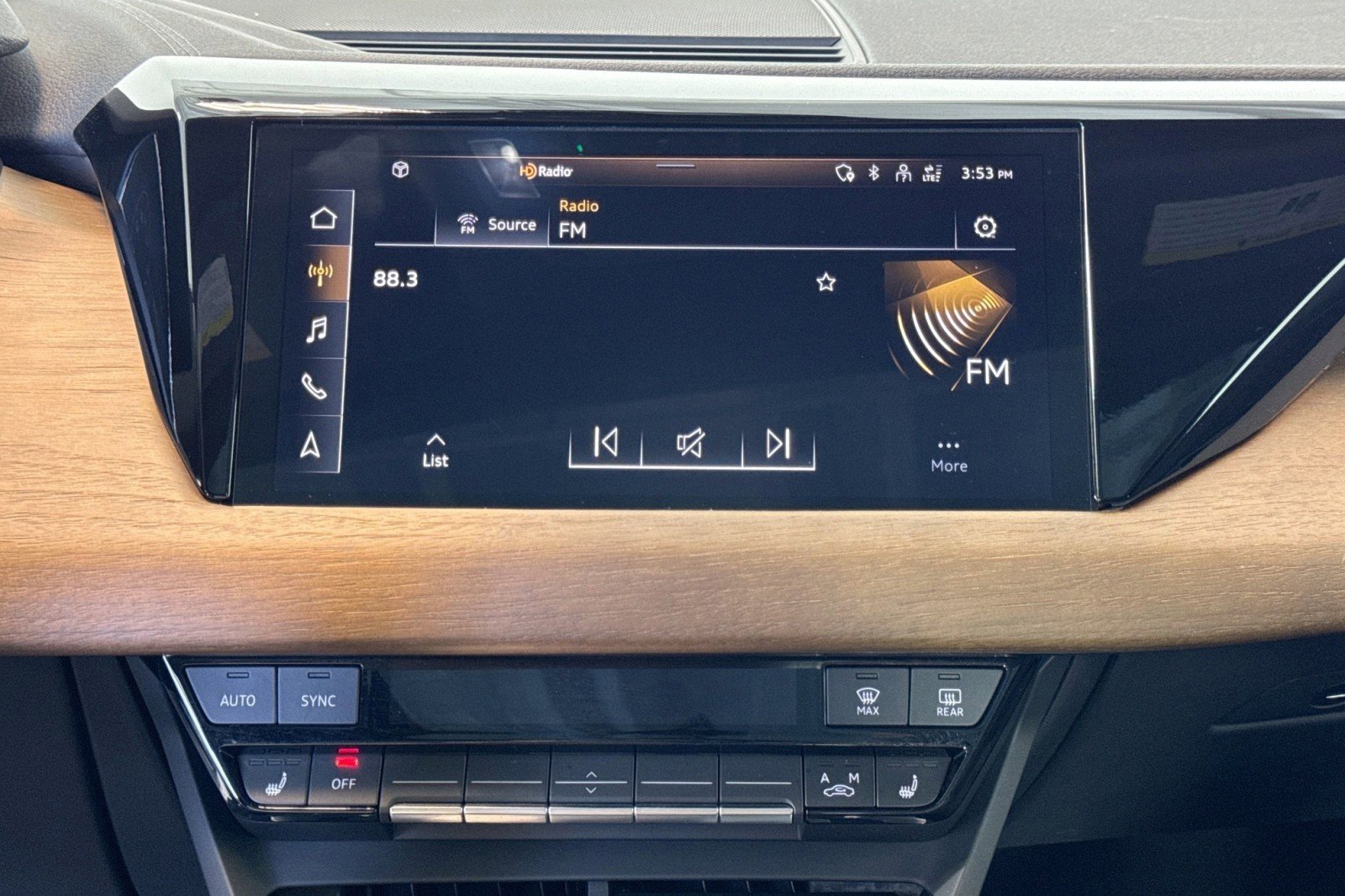 Used 2022 Audi e-tron GT Premium Plus AWD/4WD image 15