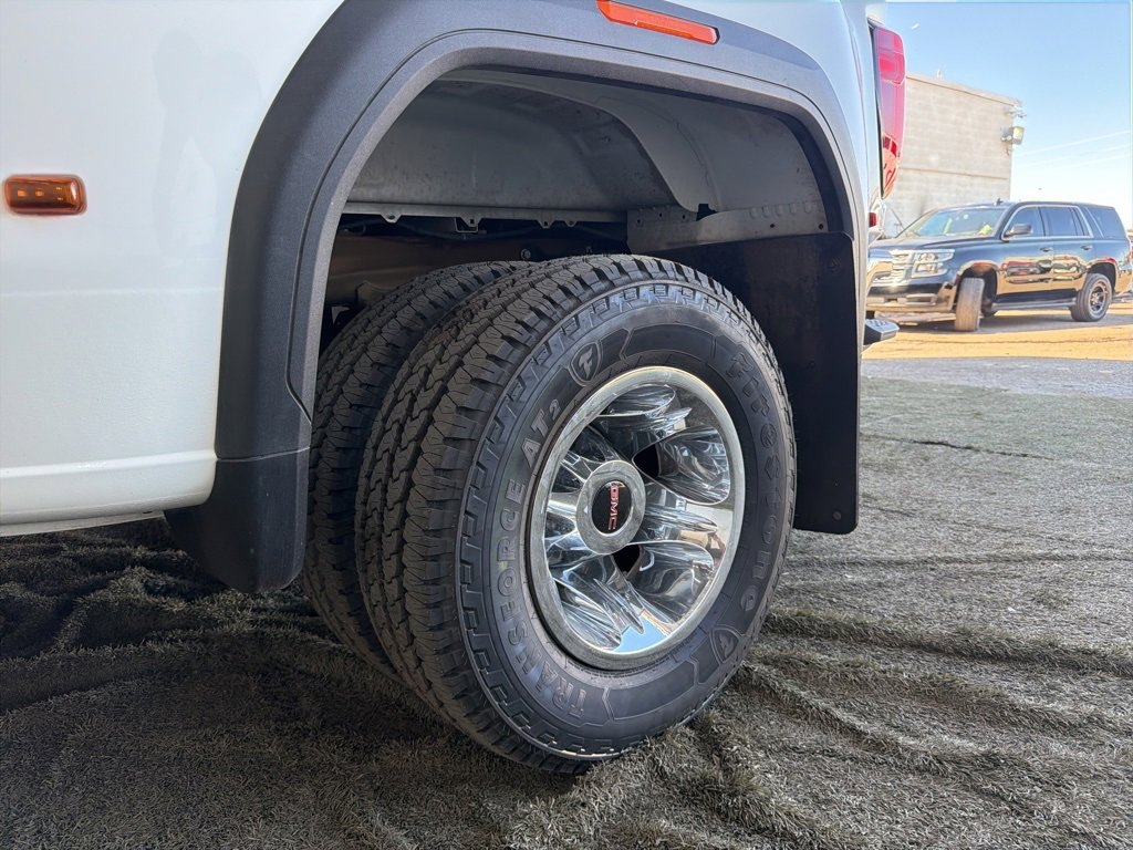 Used 2023 GMC Sierra 3500 SLT w/ SLT Premium Package image 43