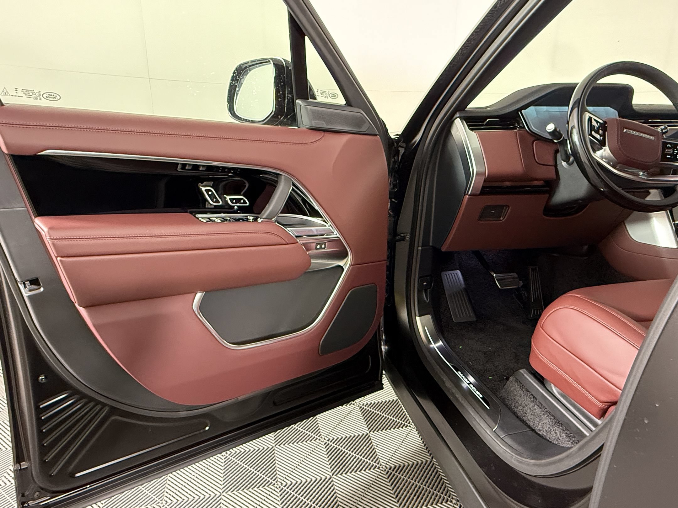 New 2026 Land Rover Range Rover SE AWD/4WD image 5