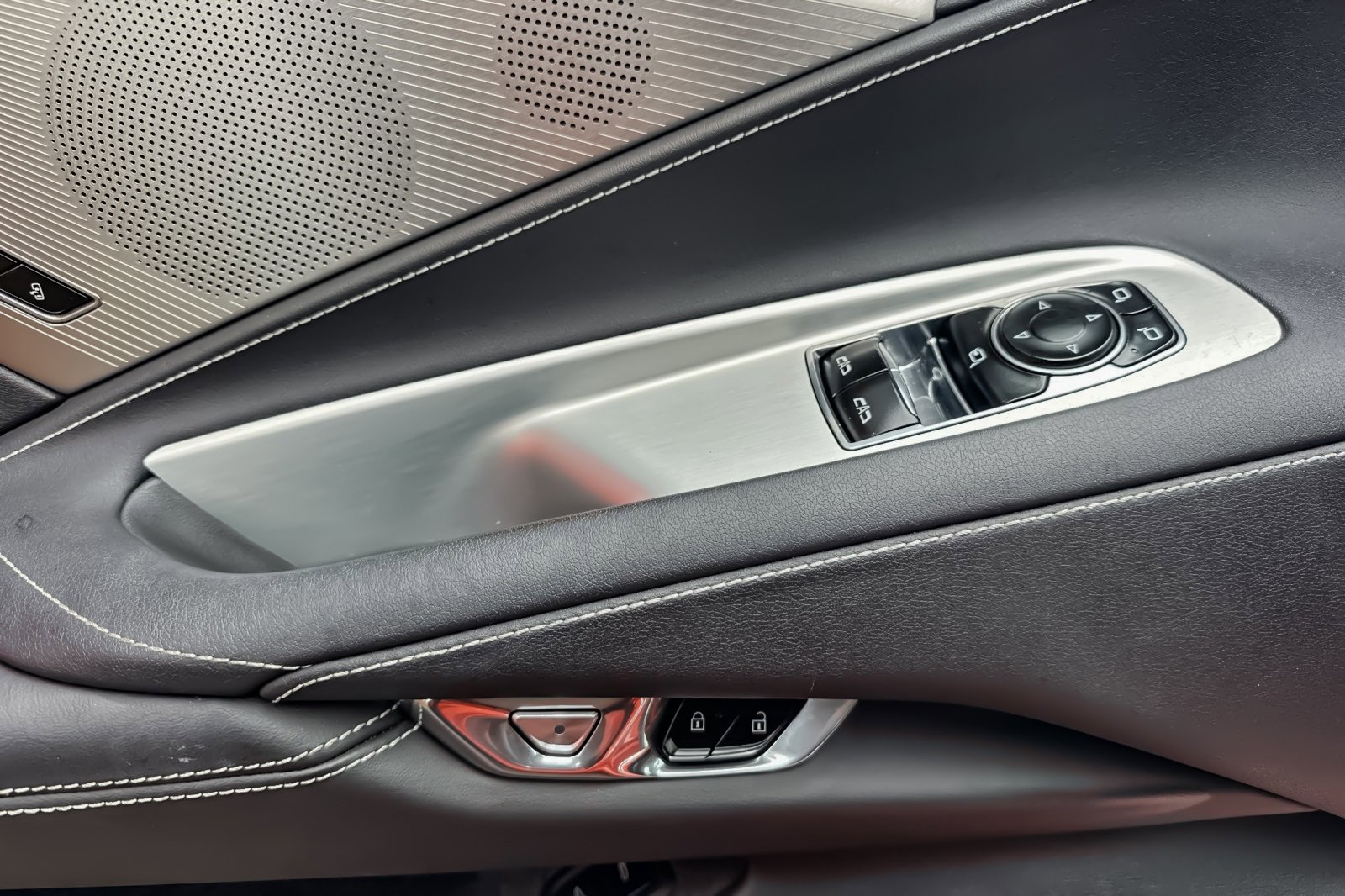 Used 2020 Chevrolet Corvette Stingray Preferred Cpe w/ 2LT Preferred Equipment Group image 7