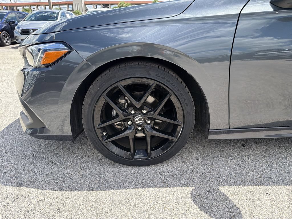 Used 2023 Honda Civic Sport image 32
