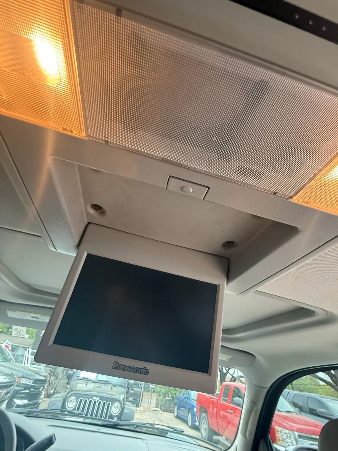 Used 2007 Chevrolet Suburban LTZ w/ LTZ Preferred Equipment Group RWD image 13