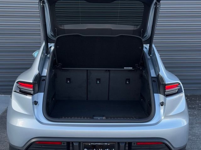New 2025 Porsche Macan Electric RWD image 38