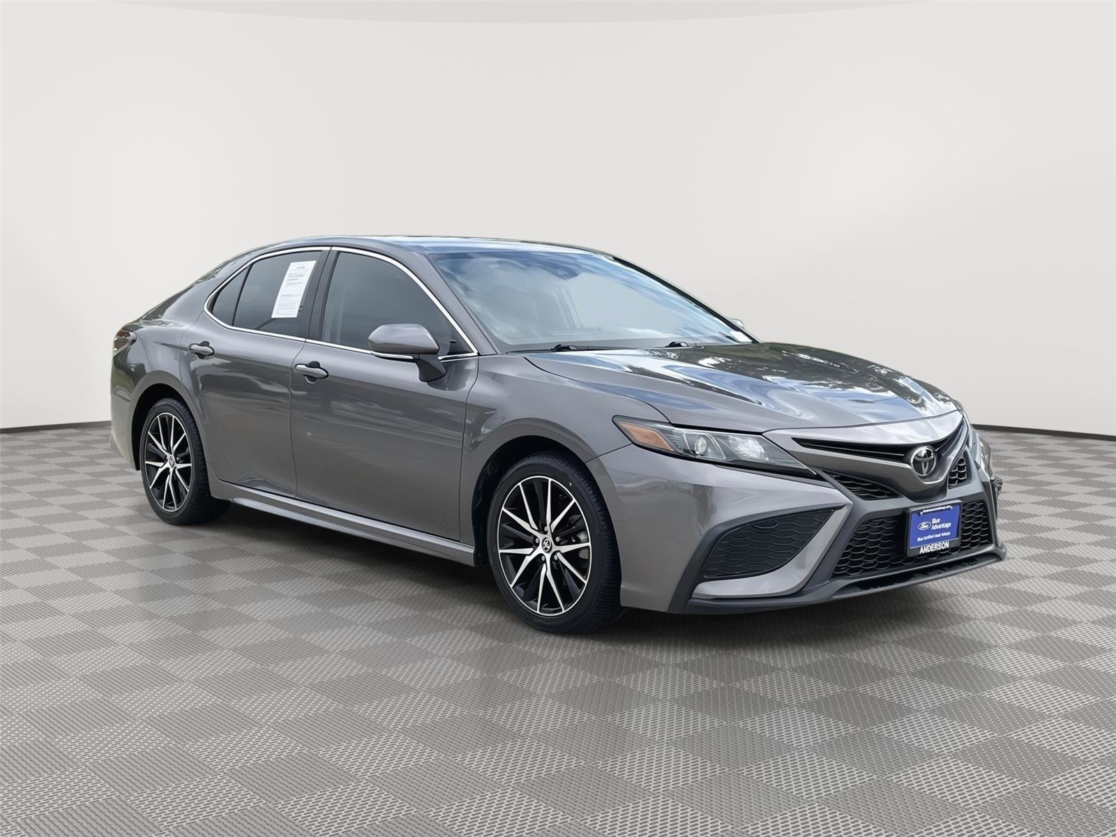Used 2023 Toyota Camry SE w/ Convenience Package FWD image 5