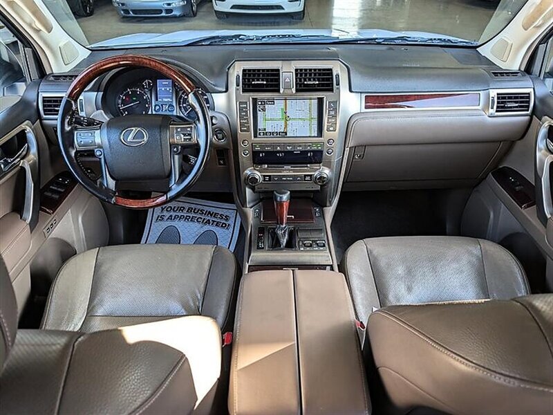 Used 2016 Lexus GX 460 w/ Premium Package AWD/4WD image 3