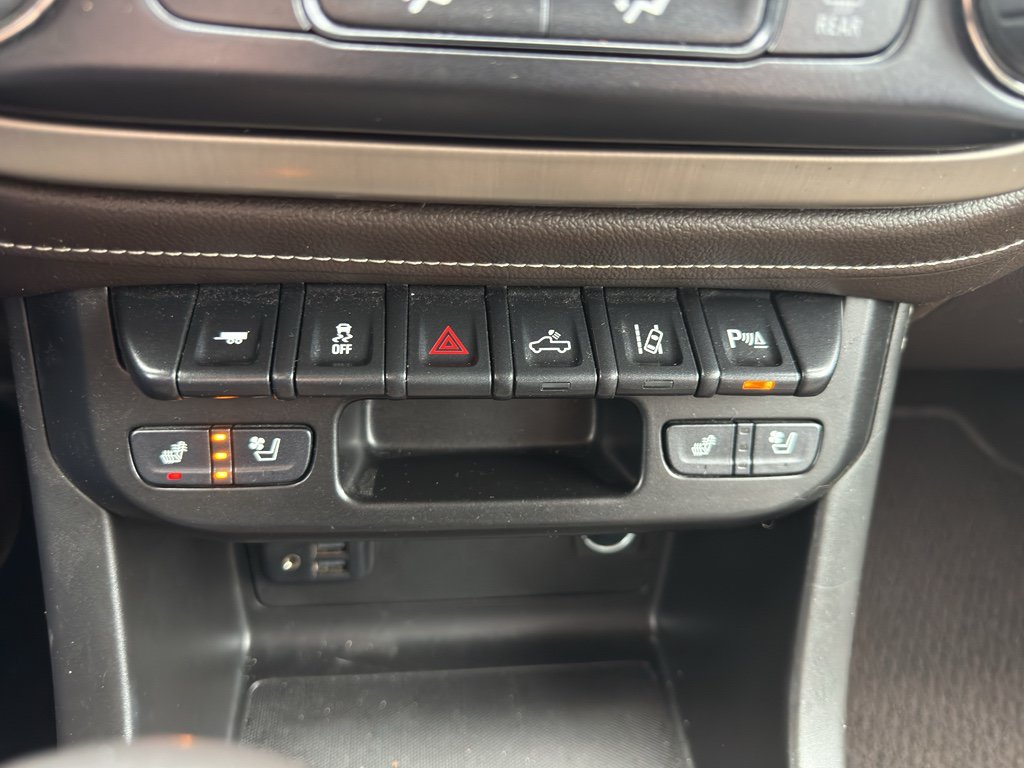 Used 2022 GMC Canyon Denali AWD/4WD image 16