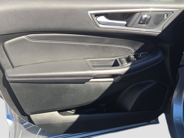 Used 2024 Ford Edge Titanium image 17