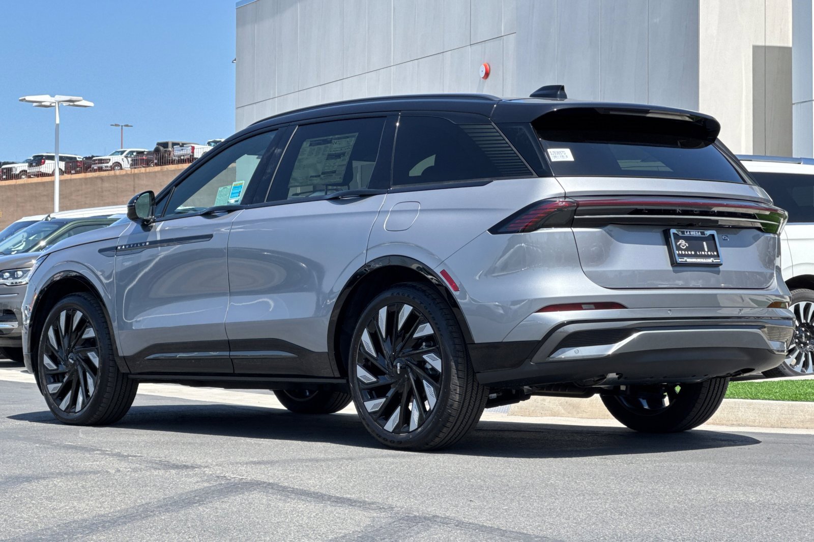 New 2025 Lincoln Nautilus Reserve w/ Jet Appearance Package image 5