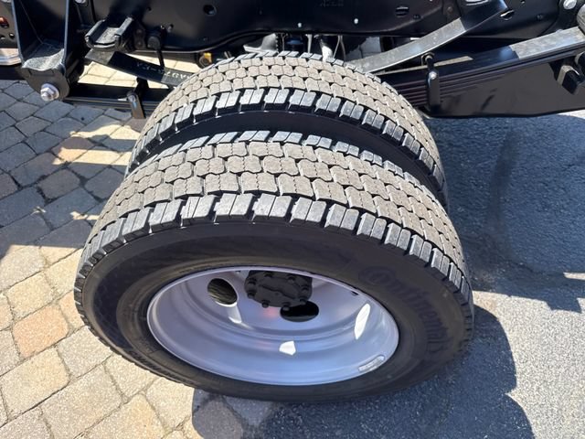New 2026 Ford F550 4x4 Regular Cab Super Duty image 17