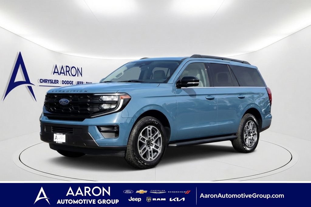 Used 2025 Ford Expedition Active AWD/4WD image 1