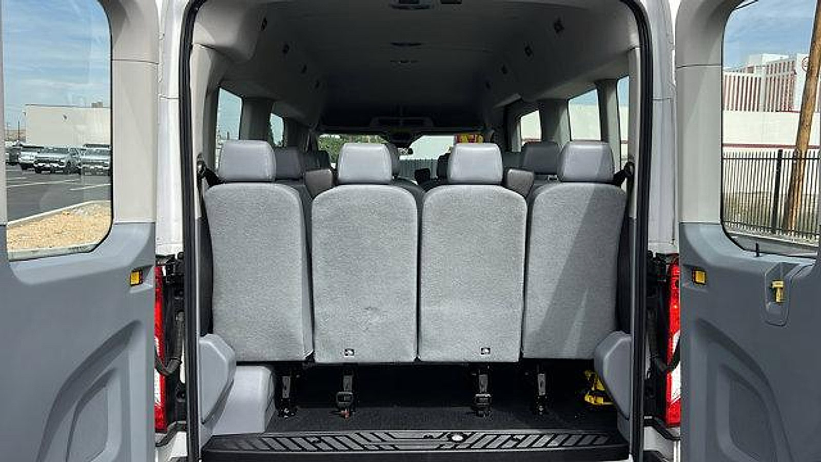 Used 2017 Ford Transit 350 XL image 16