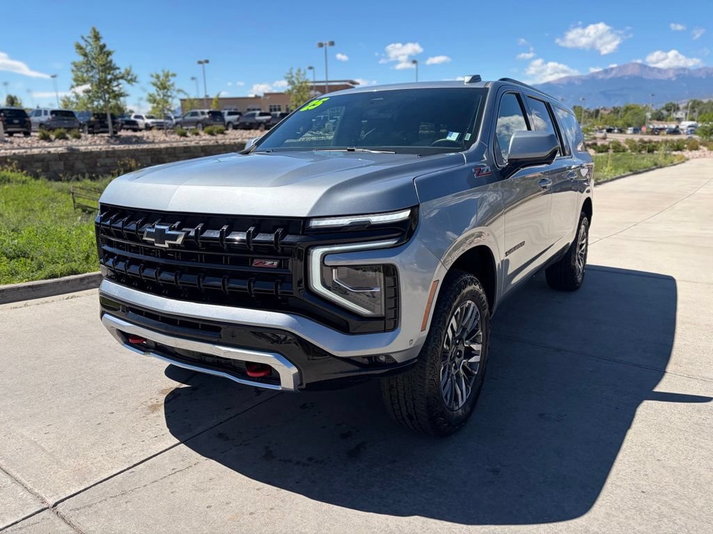 Used 2025 Chevrolet Suburban Z71 AWD/4WD image 3