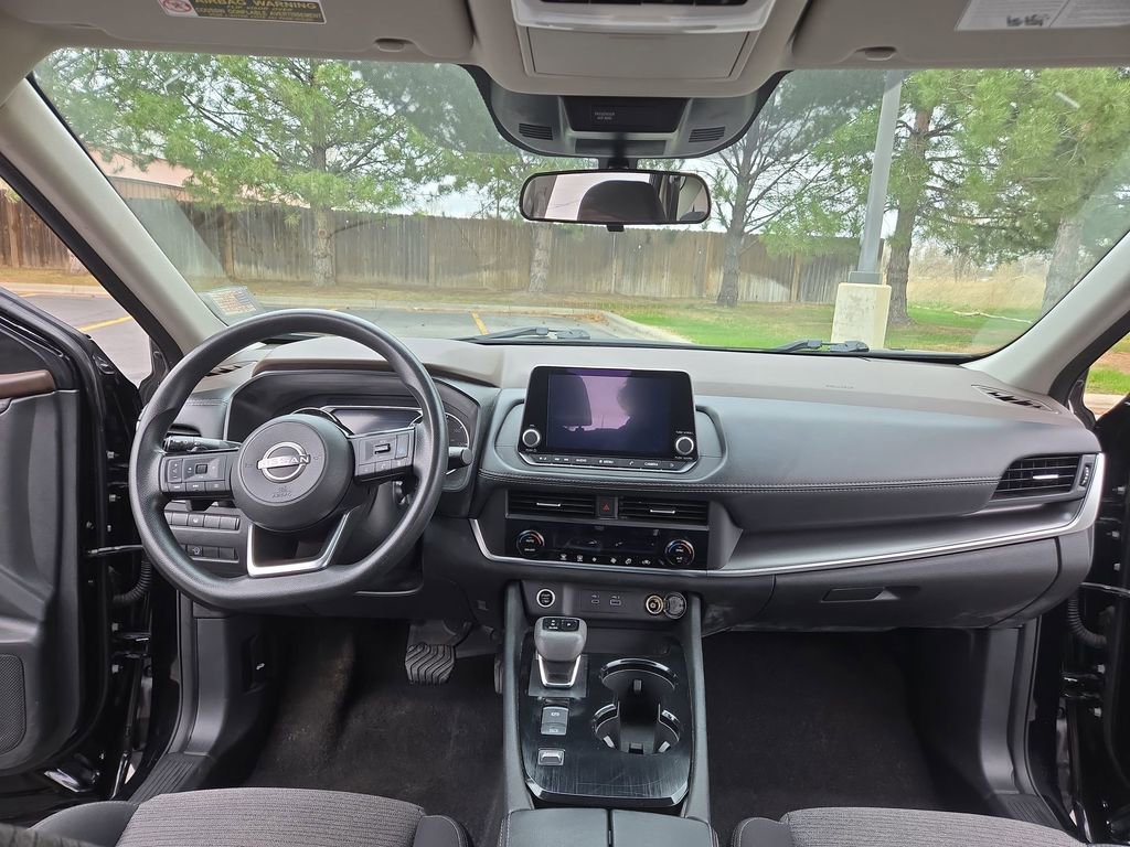 Used 2023 Nissan Rogue SV image 9