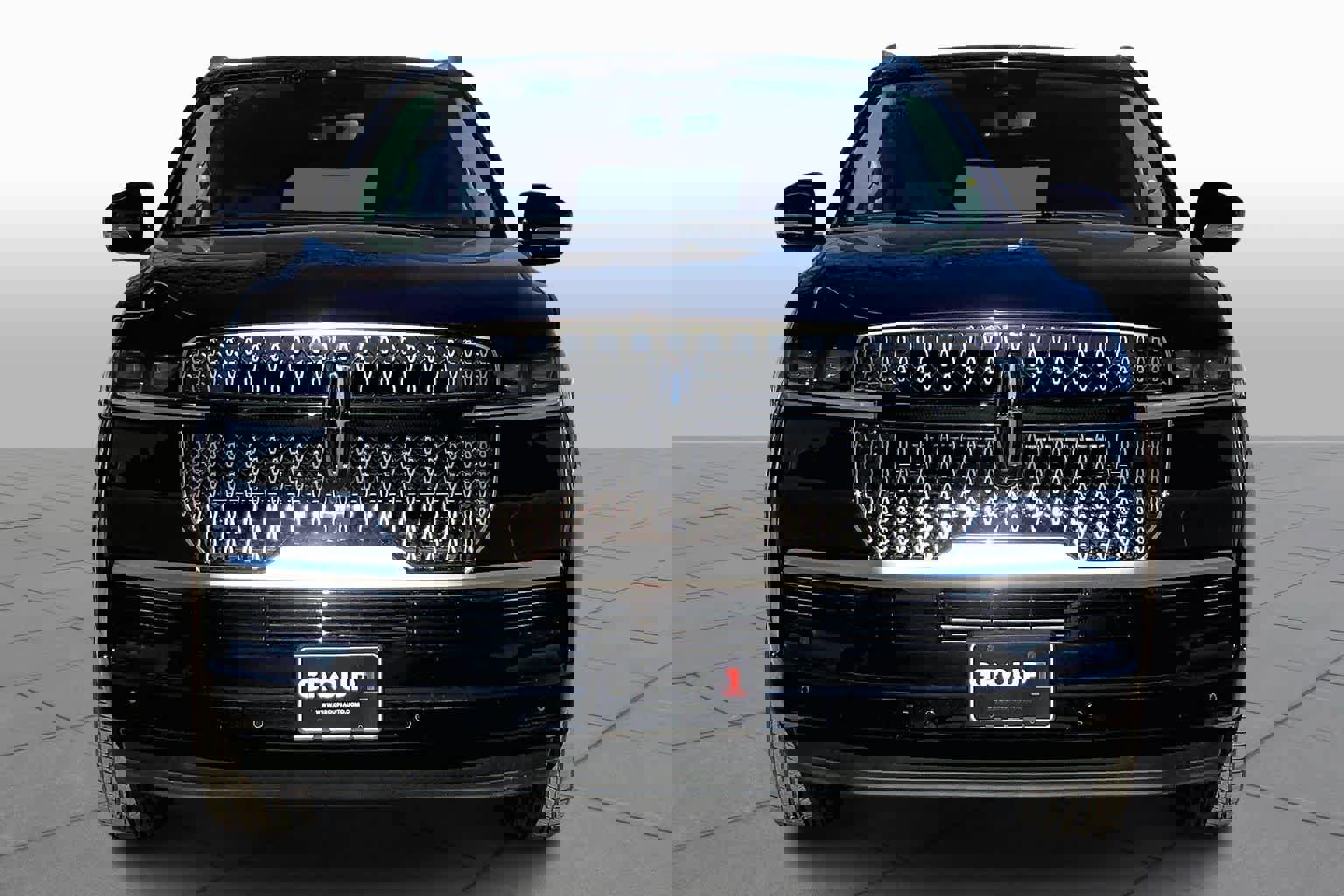 New 2025 Lincoln Navigator L Reserve image 3