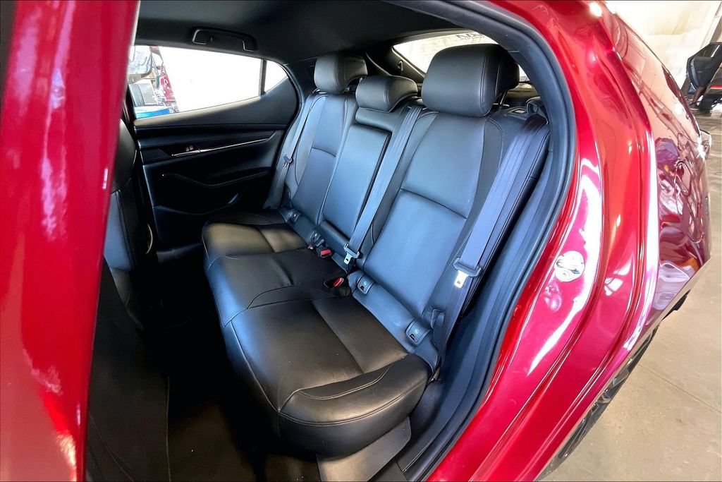 Used 2020 MAZDA MAZDA3 Hatchback w/ Premium Package FWD image 26