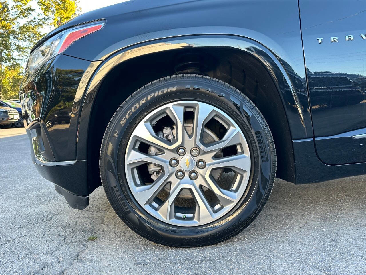 Used 2021 Chevrolet Traverse Premier image 40