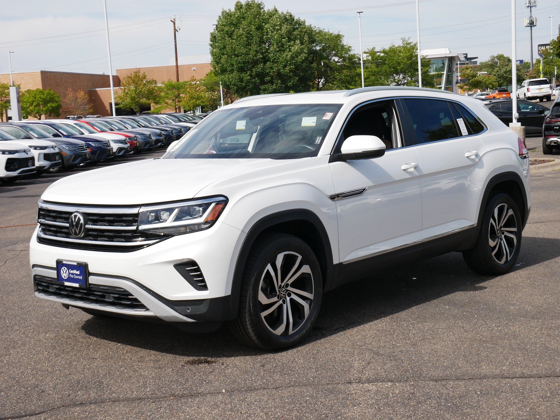 Used 2023 Volkswagen Atlas Cross Sport SEL AWD/4WD image 3