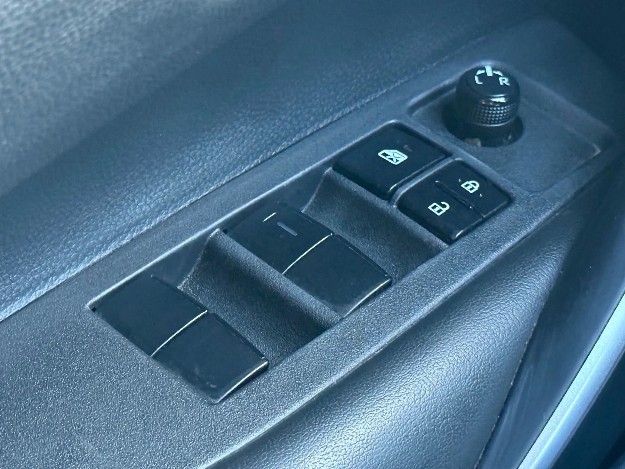 Used 2024 Toyota Corolla SE image 37