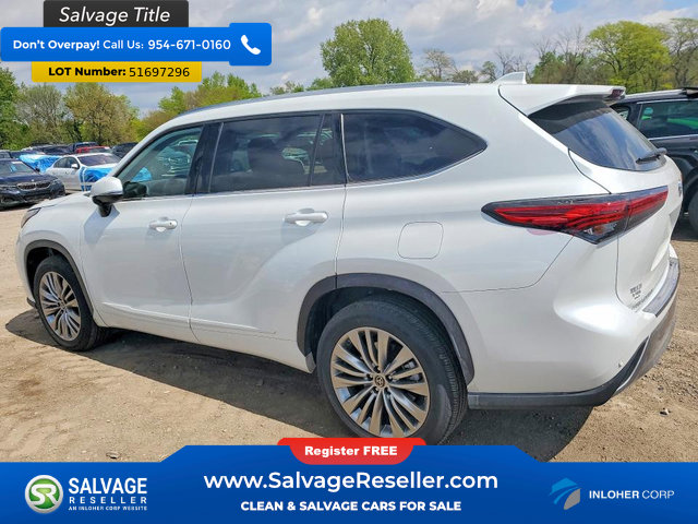 Used 2022 Toyota Highlander Platinum AWD/4WD image 3