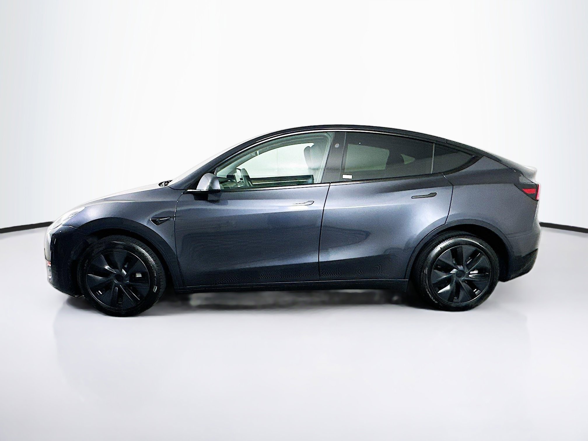 Used 2025 Tesla Model Y Long Range AWD/4WD image 4