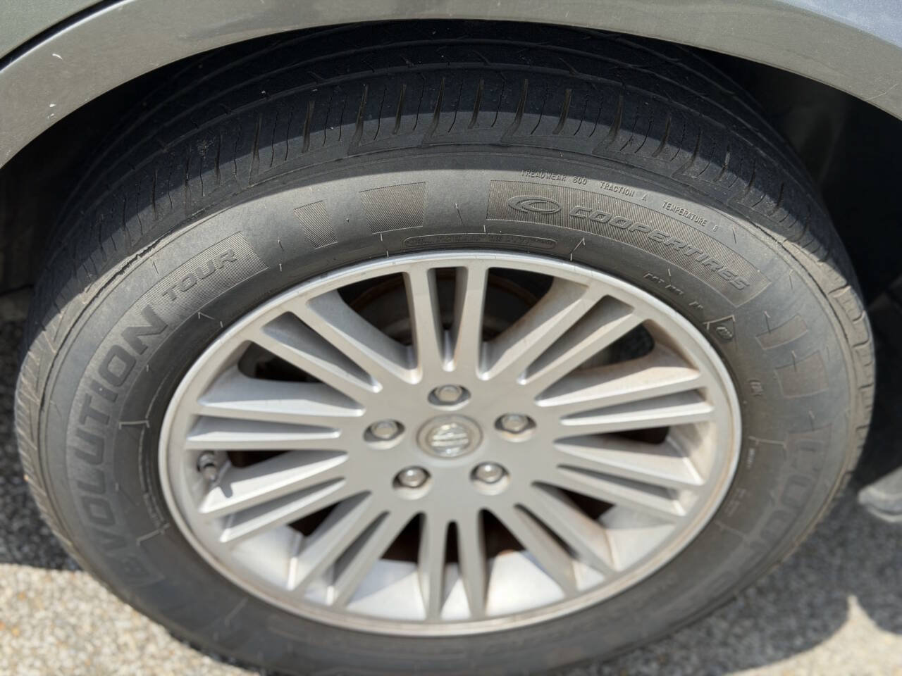 Used 2009 Chrysler 300 Touring RWD image 27