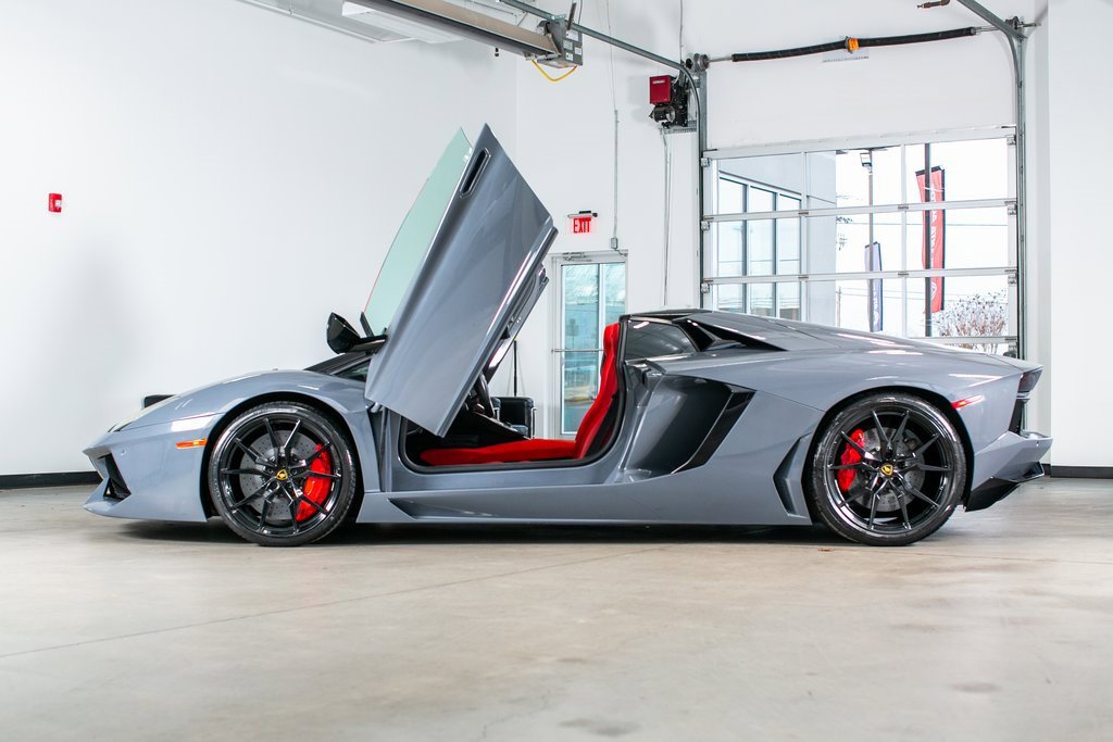 Used 2013 Lamborghini Aventador LP 700-4 image 12